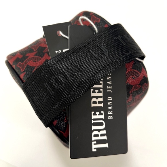 NWT TRUE RELIGION Loaf Toiletry Travel Bag Red Black Horseshoe Logo 9"x5" Bottle - Picture 5 of 9